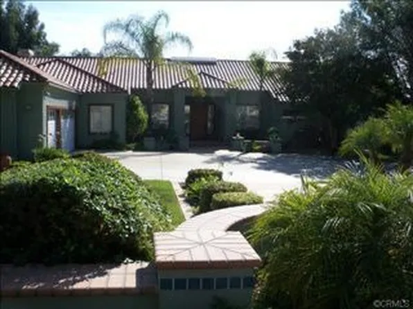 326 Canterbury Ct, Upland, CA 91784