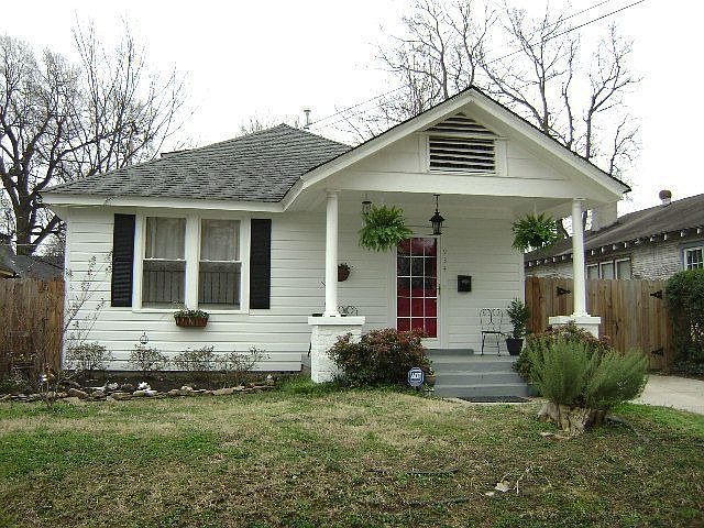 2nd image of 934 New York St