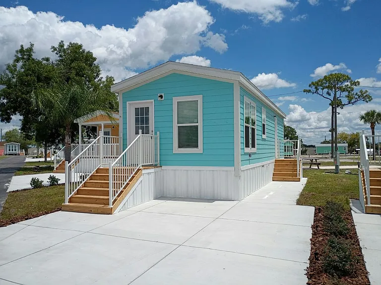 Sunshine MH & RV Resort — Photo 88