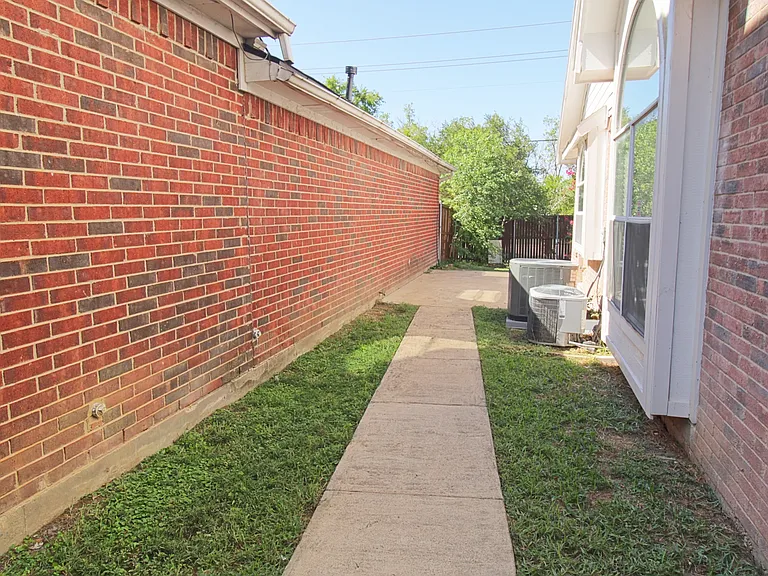 6418 Wildhaven Dr — Photo 31