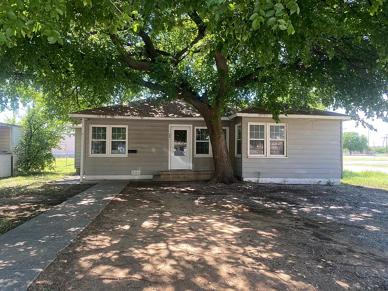 3900 Gayle Ave — Photo 2