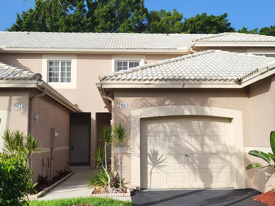 2082 Madeira Dr