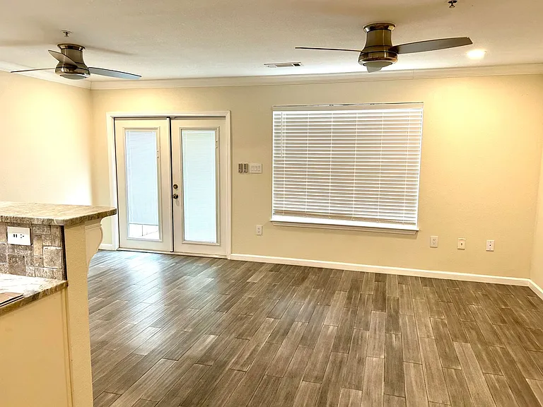 119 Swaying Pine Ct — Photo 4
