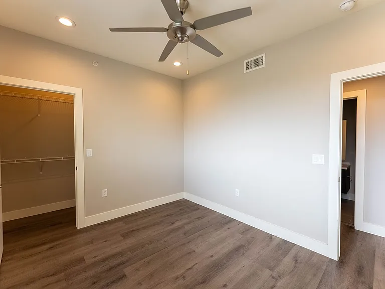 604 N Bluff Dr #127 — Photo 22