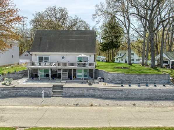 200 Evans Trl, Tipton, MI 49287