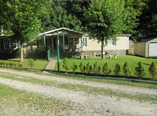 106 Timberline Dr, Ashford, WV 25009