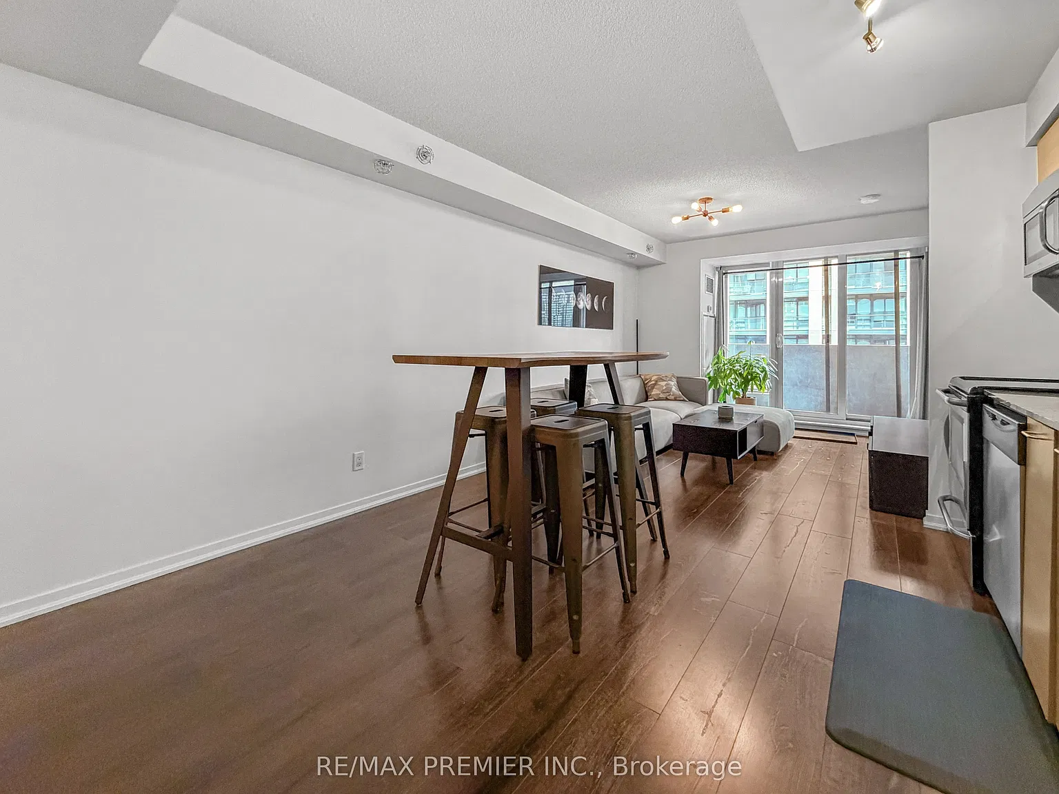 2 bed, $2,450 — Photo 3