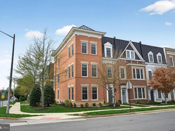 151 Center St S Unit 1, Vienna, VA 22180