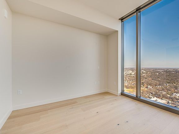 4th image of 44 East Ave #3028