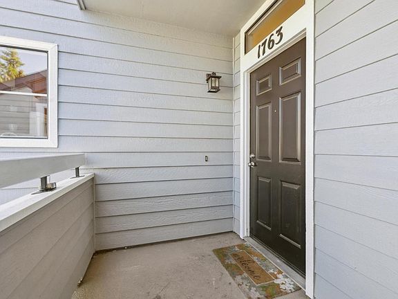4th image of 1763 Parkview Green Cir