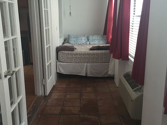 4th image of 934 Michigan Ave APT 107