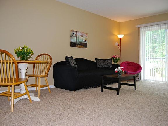 2nd image of 1935 Gardiner Ln APT F96