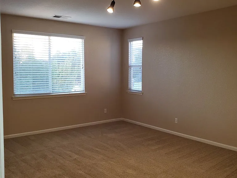 2988 Essie Pl — Photo 41