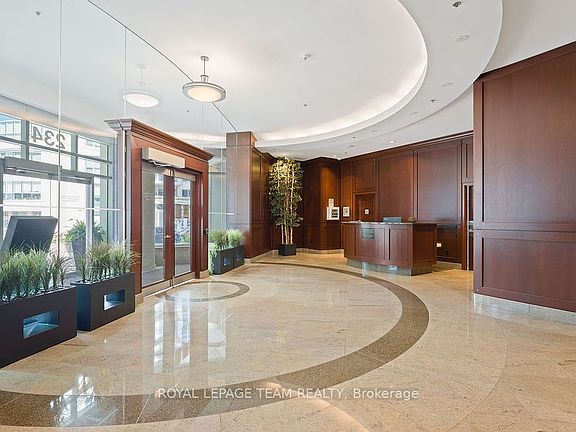 3rd image of 234 Rideau St #509