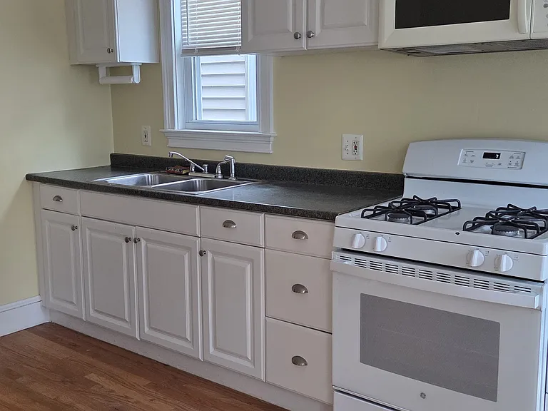 20 Clary St #3 — Photo 1