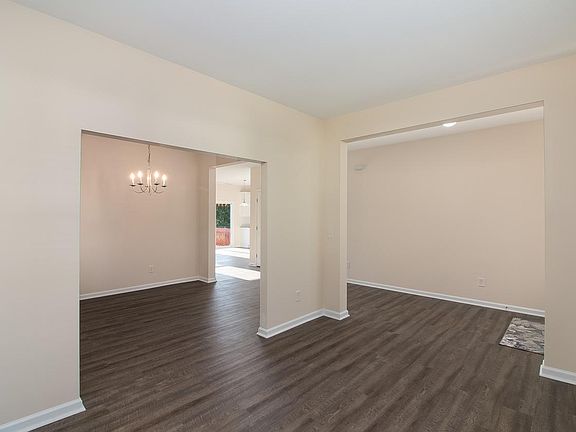 2nd image of 1006 Oak Park Dr
