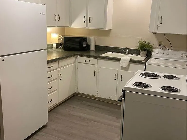 510 Cynisca St — Photo 1