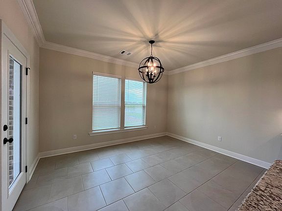 4th image of 4447 Rockwell St