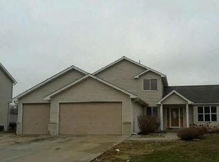 7118 Bester Ct, Inver Grove Heights, MN 55076