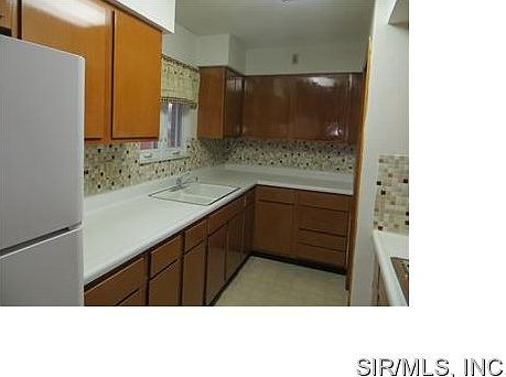 2nd image of 1106 Poplar St