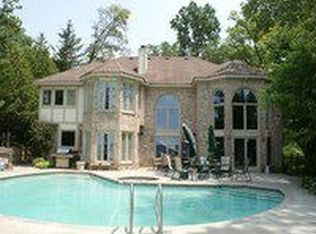 2262 Locklin Ln, West Bloomfield, MI 48324