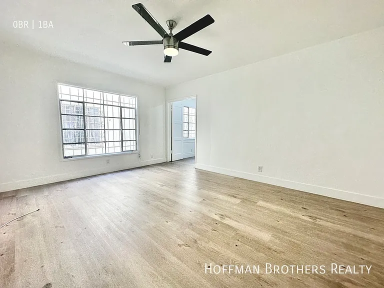 1024 Menlo Ave #5 — Photo 4