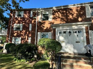 77-01 247th St UNIT B, Bellerose, NY 11426