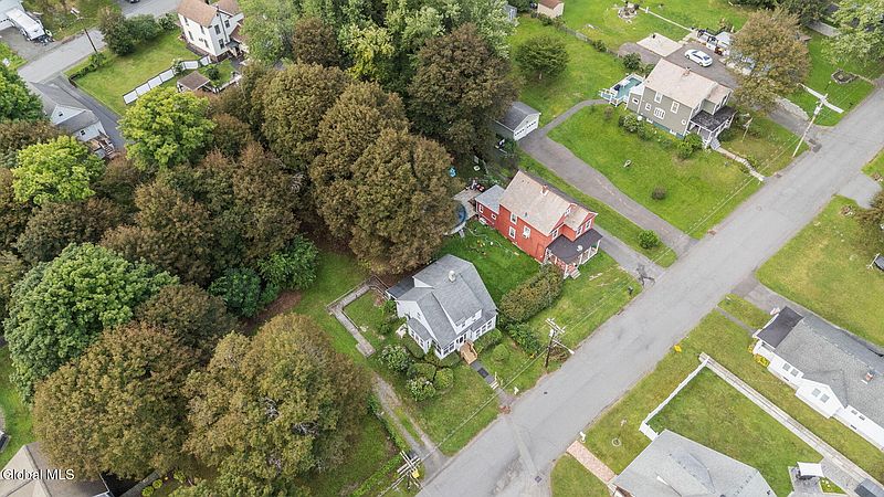4th image of 21 Acker Avenue