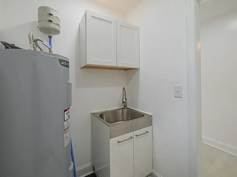 830 Market St — Photo 16