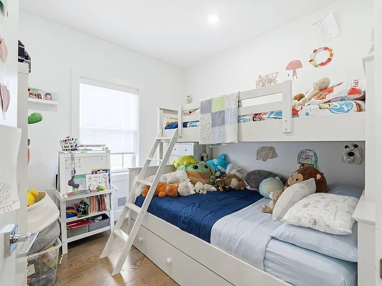 290 Griffith St #1 — Photo 18