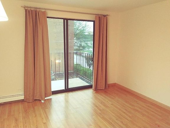 2nd image of 550 Graceland Ave APT 12
