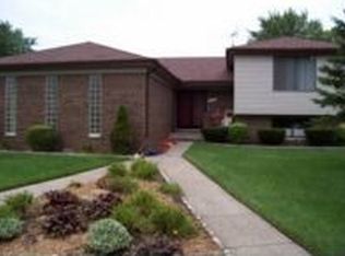 3456 Eagle Dr, Troy, MI