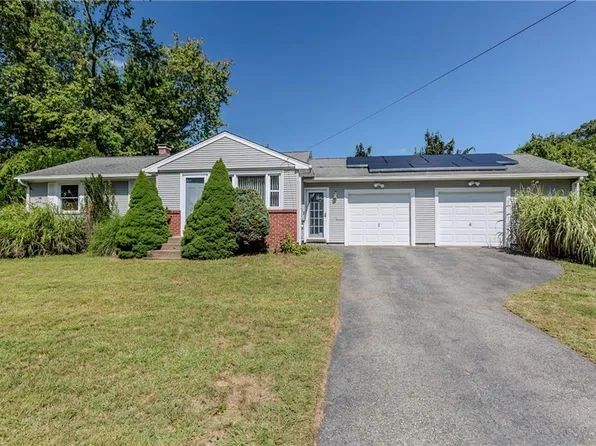 105 Stonedale Rd, Warwick, RI 02889