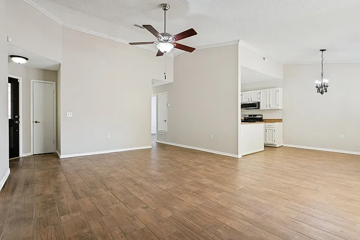 3 bed, 2.0 bath, 1173 sqft, $1,450 — Photo 3