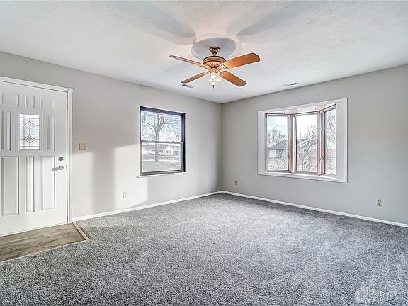 5th image of 138 Angela Dr