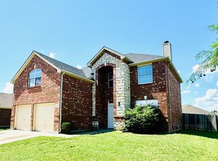 1316 Clearwater Dr, Grand Prairie, TX 75052
