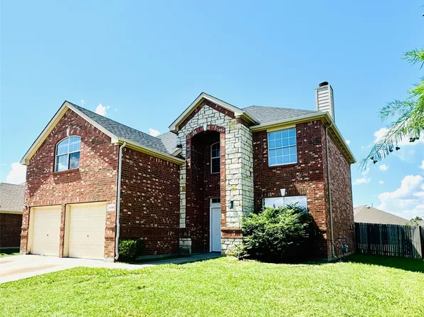 1316 Clearwater Dr, Grand Prairie, TX 75052