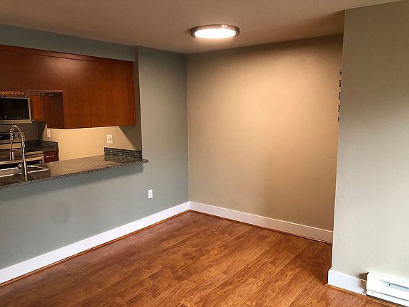 3rd image of 4831 Fauntleroy Way SW APT 207