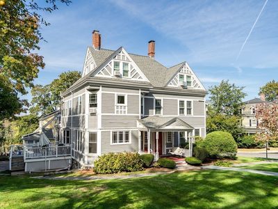 79 Chestnut St #2, Newton, MA, 02465