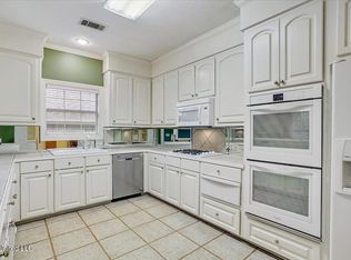 540 Spring Lake Dr, Pearl, MS 39208