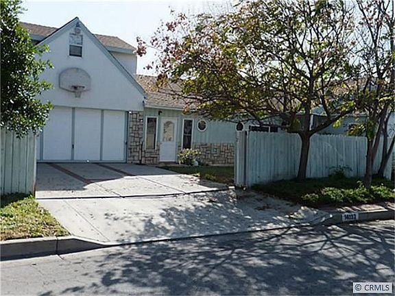 3rd image of 14032 Oak St