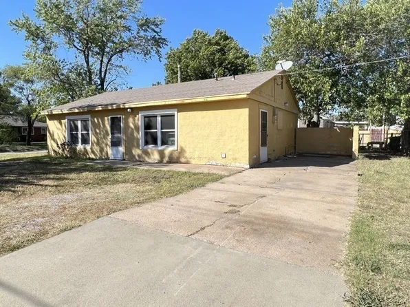 621 W 16th St, Wellington, KS 67152