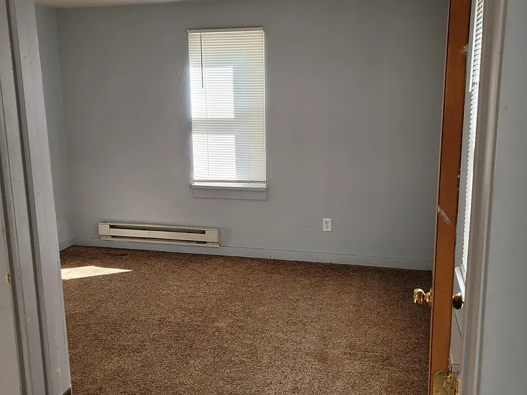 328 N 8th Ave — Photo 5