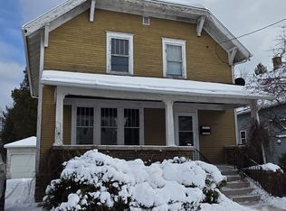 1025 S 17th St, Manitowoc, WI 54220