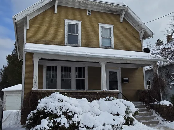 1025 S 17th St, Manitowoc, WI 54220