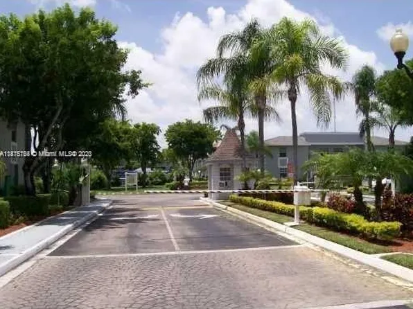 431 NE 210th Circle Ter APT 204-24, North Miami Beach, FL 33179