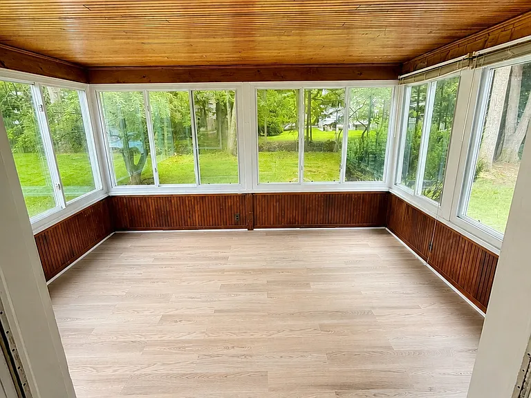 22 Springbrook Rd — Photo 36