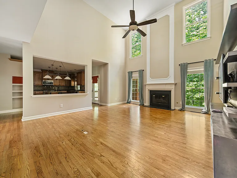 375 White Rose Trce — Photo 10