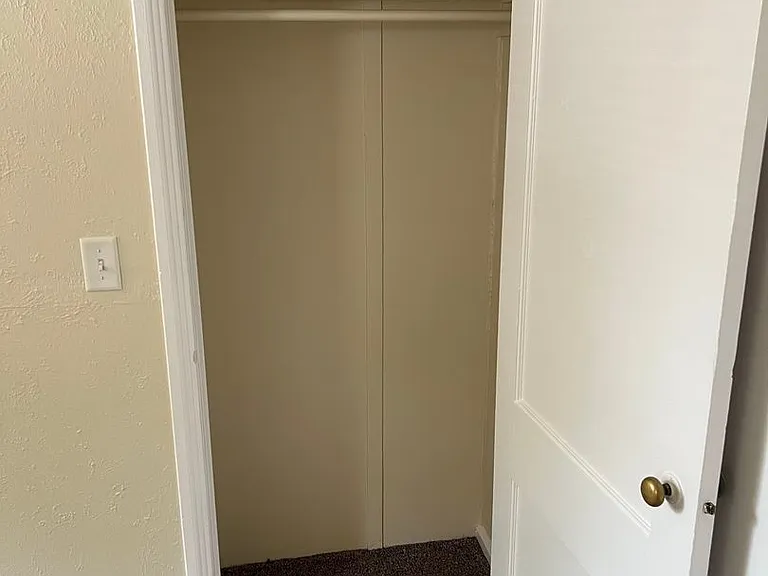 2425 S Norton Ave — Photo 17
