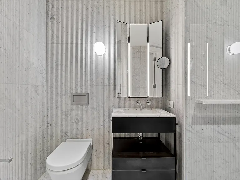 135 E 47th St #8B — Photo 13